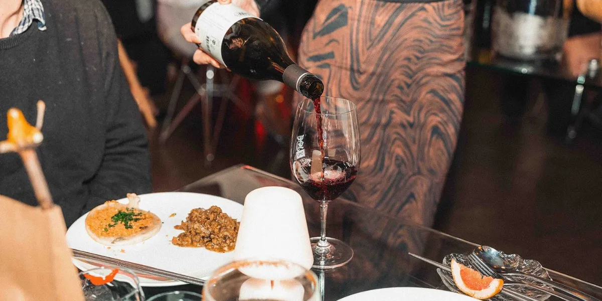 How To Pair sichuan Spice with Wine: A Vegan’s Autumn Pairing Guide