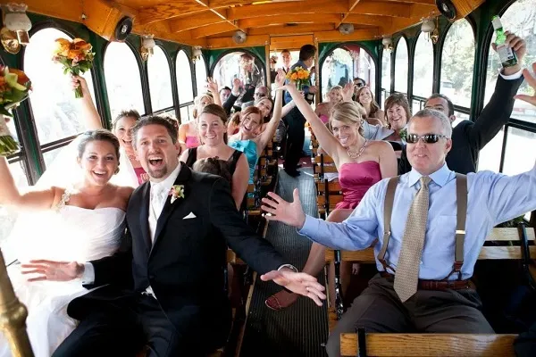 How To Find An Affordable Wedding Shuttle Service Near You