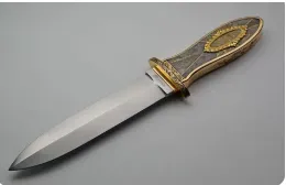 How Can Collectors Identify Exceptional Craftsmanship in a Custom Knife?