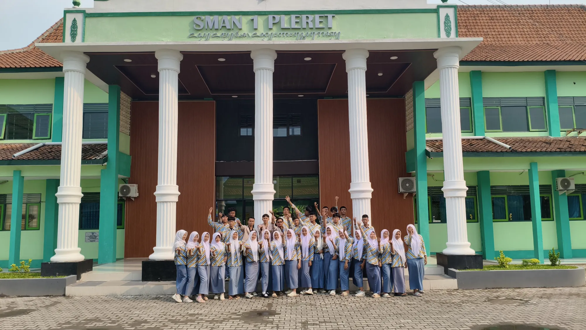 Menginspirasi Generasi Muda, Mahasiswa Sistem Informasi Amikom Sukses Gelar Sosialisasi Pendidikan di SMAN 1 Pleret