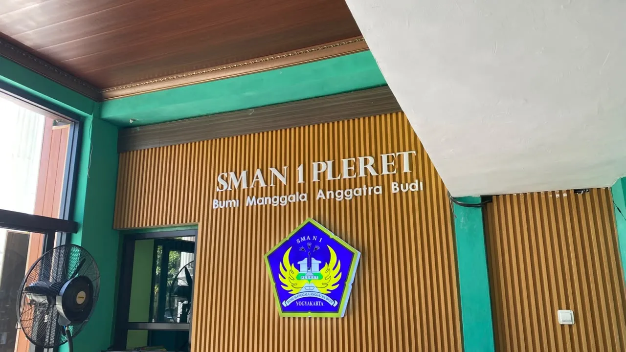 Menginspirasi Generasi Muda, Mahasiswa Sistem Informasi Amikom Sukses Gelar Sosialisasi Pendidikan di SMAN 1 Pleret