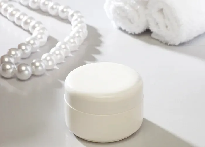 Understanding Ingredient Traceability in Skincare Manufacturing