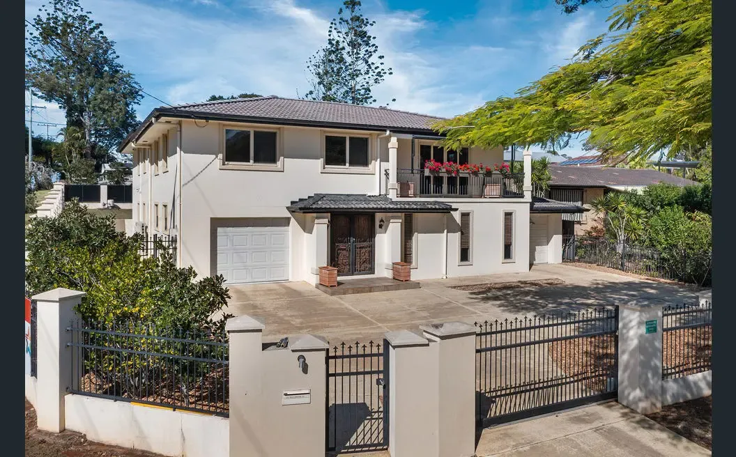 Why Choose Professional Timber Deck Maintenance Services in Brisbane?