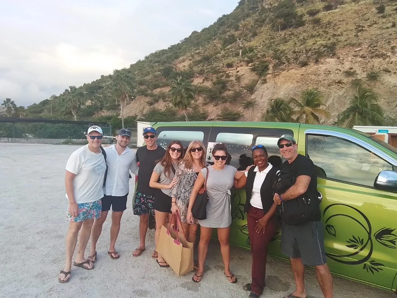 Why are taxi services important in St. Maarten? — WriteUpCafe