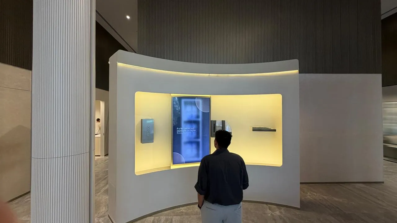 Integrate Physical Spaces and Digital Interaction With Experience Center Solutions