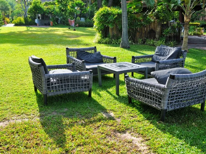 How to Create a Stylish Outdoor Living Space