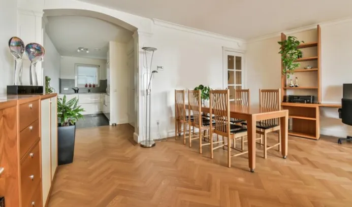 How Modern White Oak Flooring Creates a Calm and Spacious Interior?