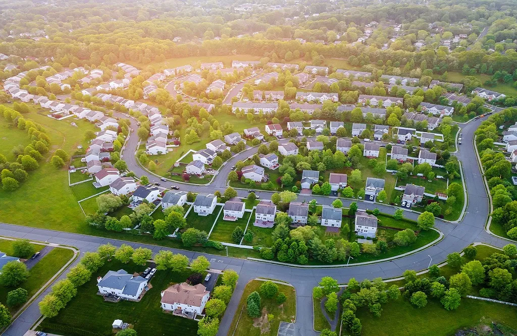 How Commercial Real Property Reports Assist in Municipal Approval Processes
