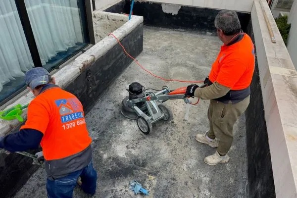 When and Why You Should Replace Ageing Waterproof Barriers Safely?