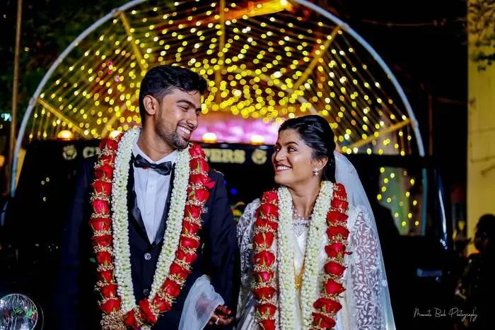From Sunsets to Spotlights: How Lighting Creates Magical Wedding Moments