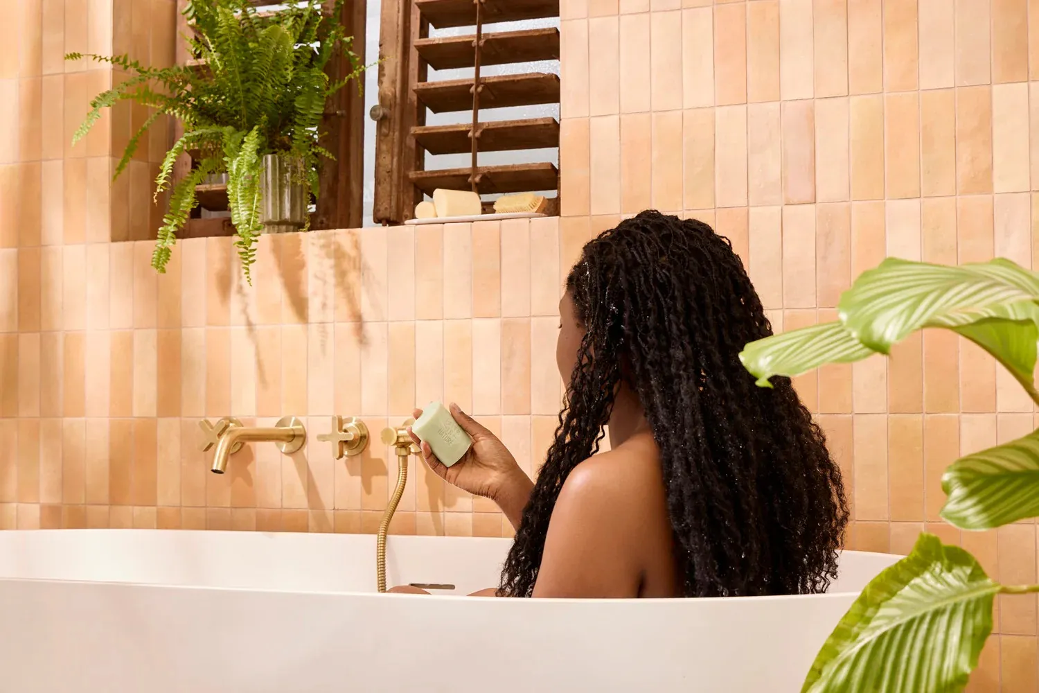 Can a Shampoo Bar Help Reduce Frizzy Hair Naturally?