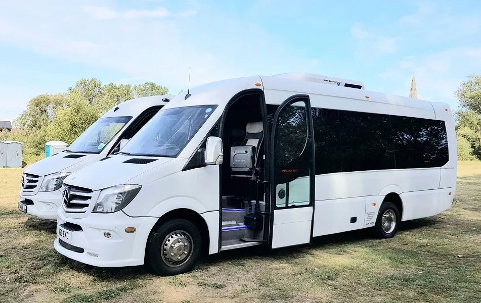 Everything You Should Compare Before You Book A Minibus Rental