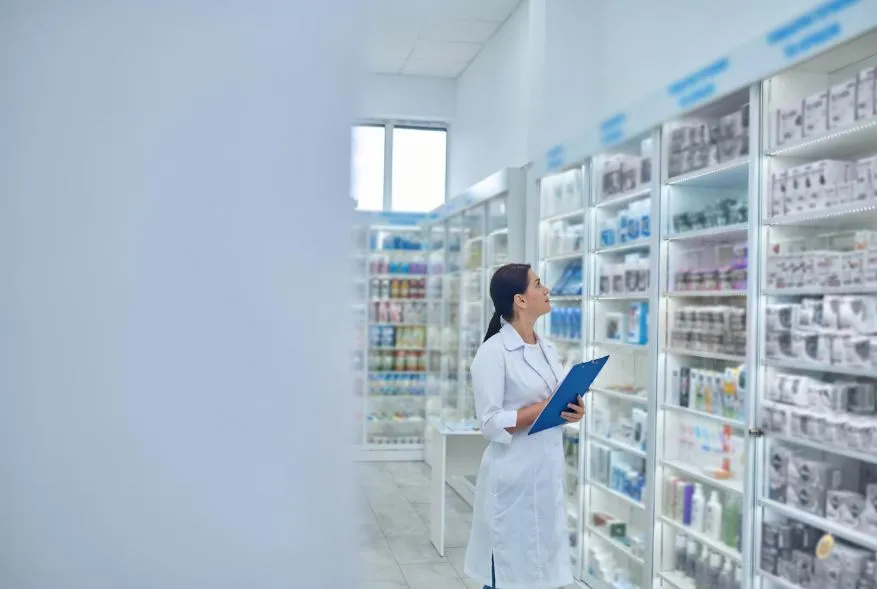 D.Pharm vs B.Pharm: Which Pharmacy Course Is the Right Choice for You?