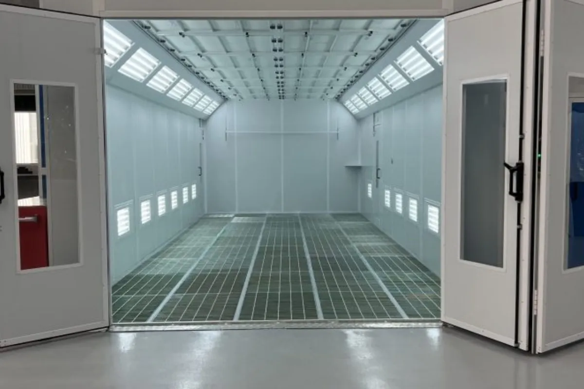 Commercial vs Industrial Spray Booths: Which System Is Right for Your Facility?