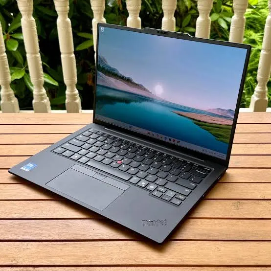 Lenovo ThinkPad X1 Carbon Gen 13: Full Review 2026