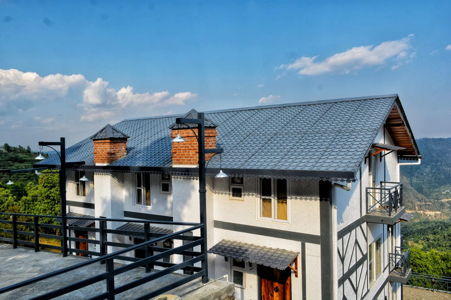 Luxury Homestays in Mukteshwar for a Comfortable Experience!