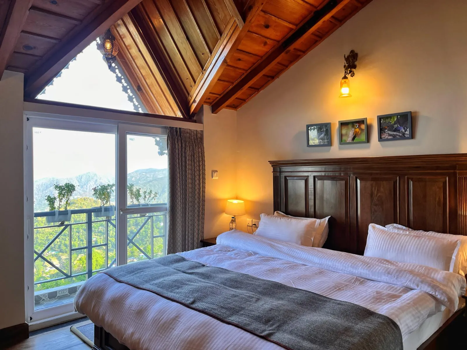 Luxury Homestays in Mukteshwar for a Comfortable Experience!