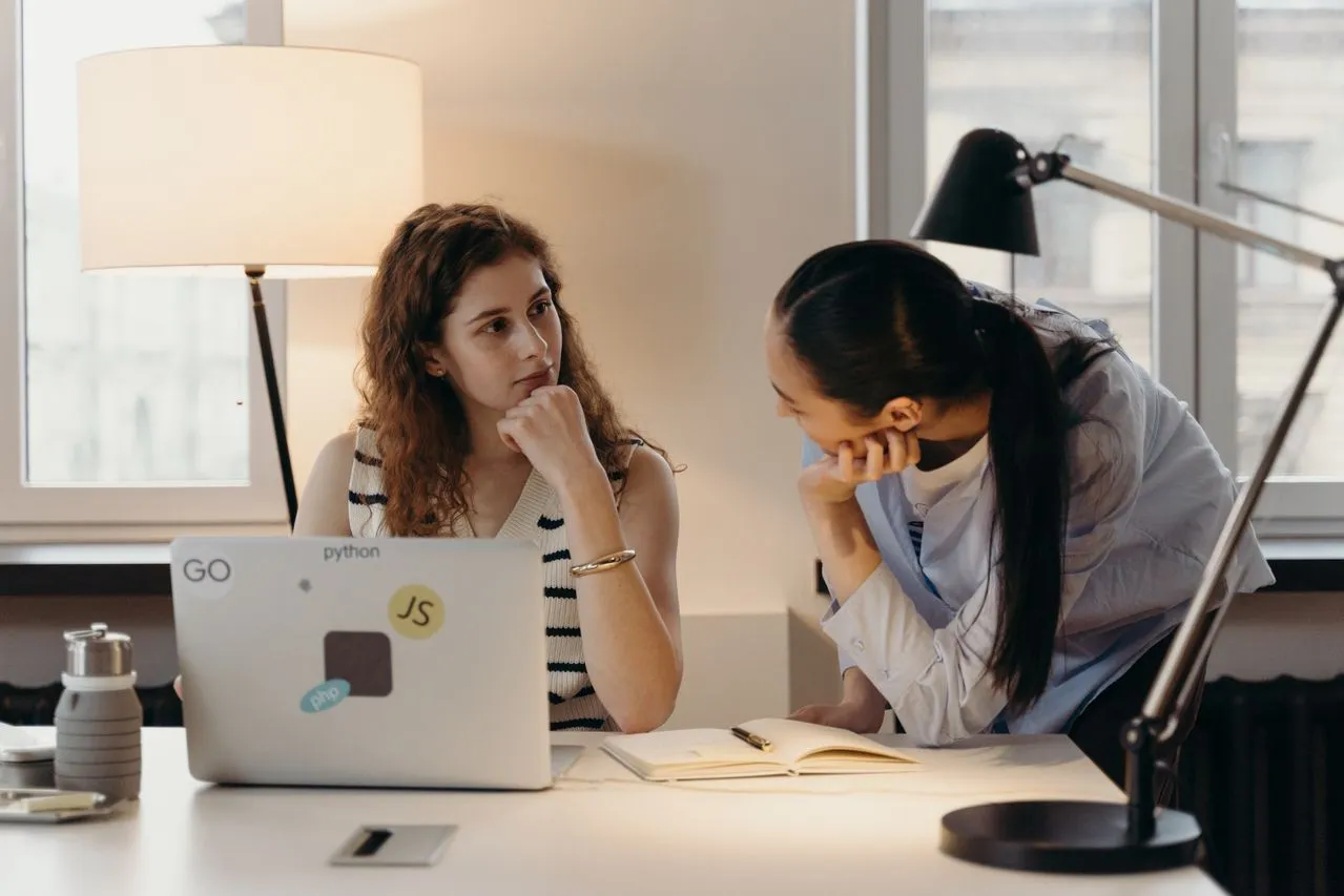 How Do Online Cash Loans Compare To Traditional Lending Options?