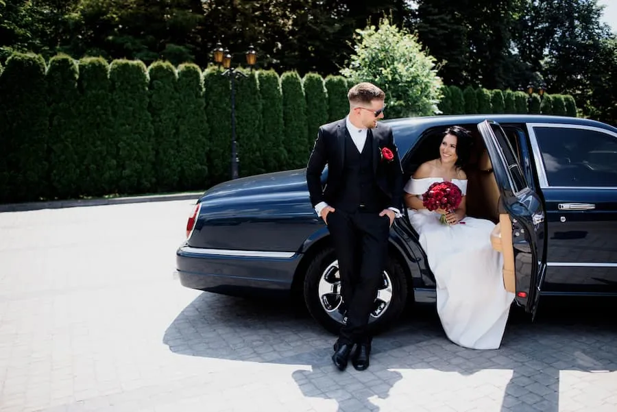 How Wedding Party Transportation Keeps Guests on Schedule