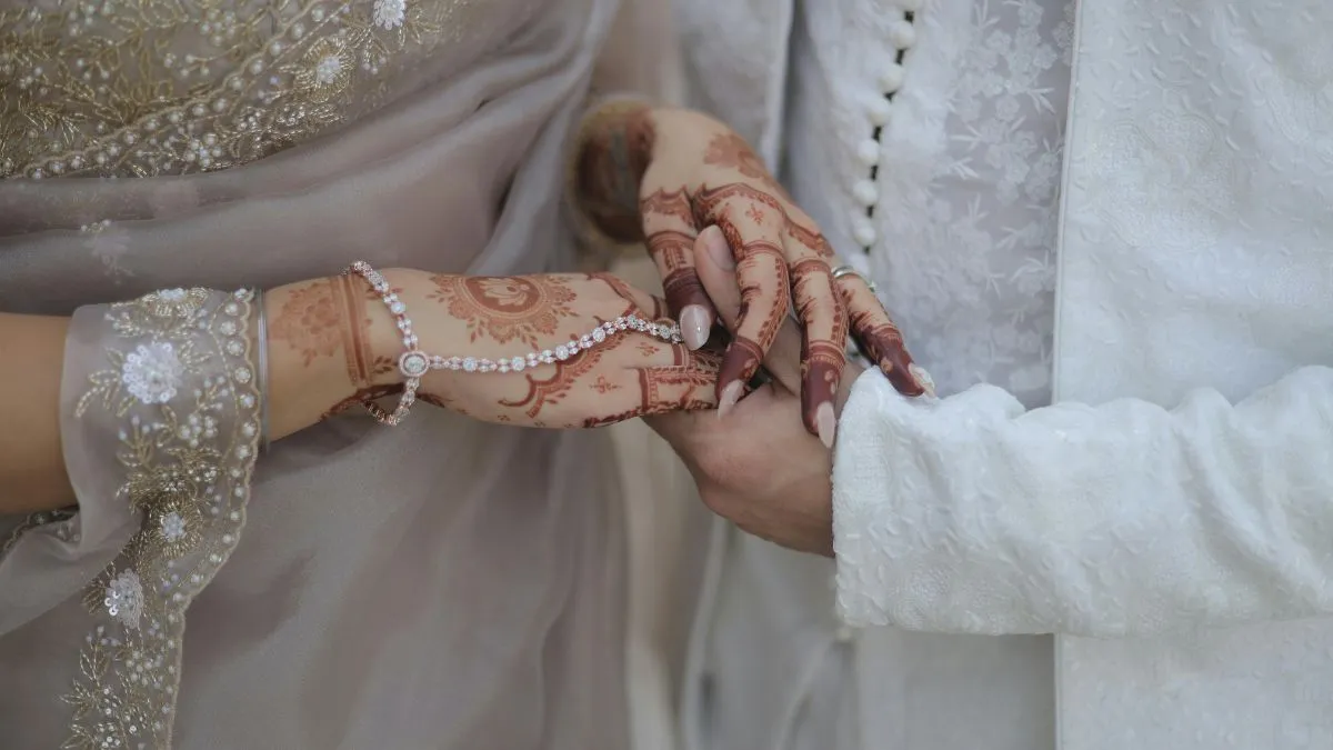 Indoor vs Outdoor Wedding Photography in Delhi