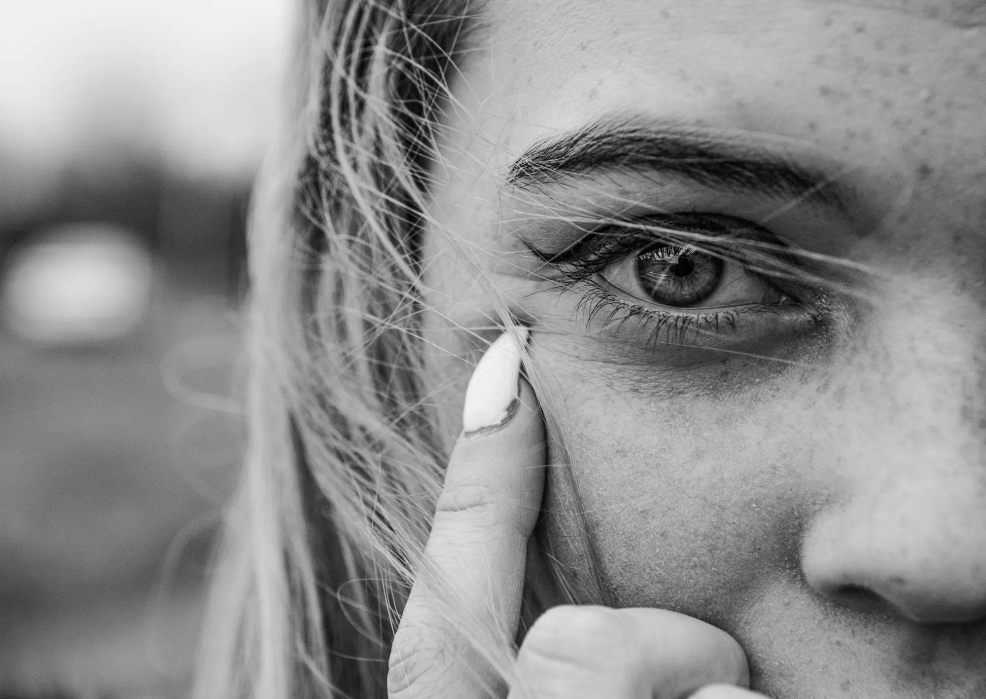 Coloured Contact Lenses Dubai: Everything You Need to Know Before You Buy