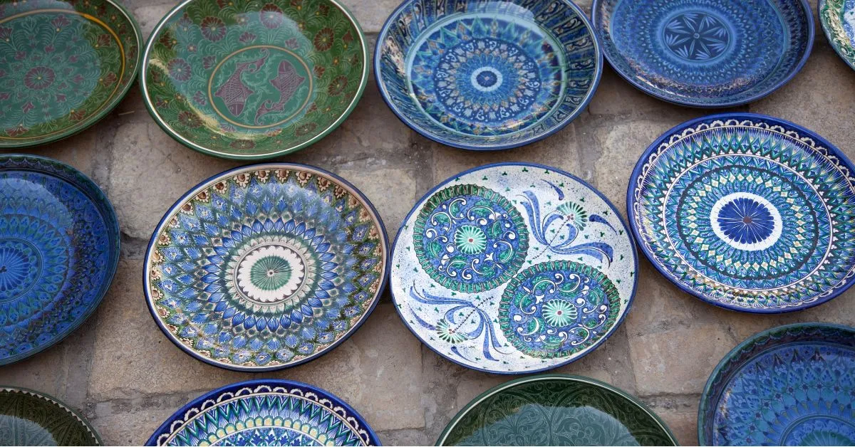 Decorating with Blue Pottery Plates: Creative Ideas for Stylish Wall Displays