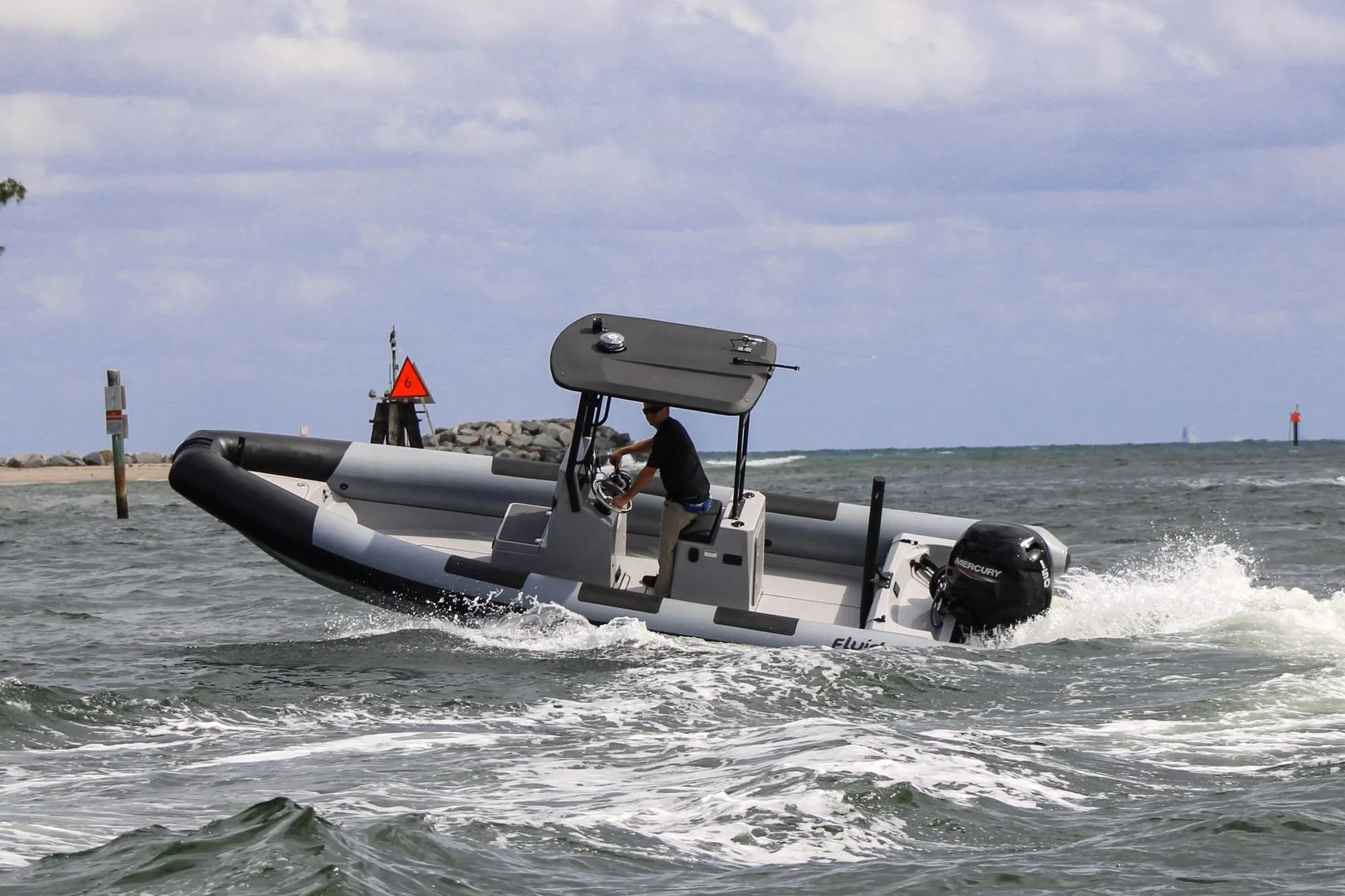 What Makes a 21 Foot Boat Manufacturer USA Stand Out