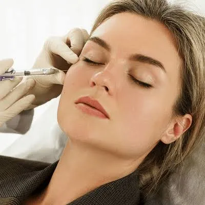 Dermal Fillers in Dubai – Smooth, Restore, and Rejuvenate Your Features