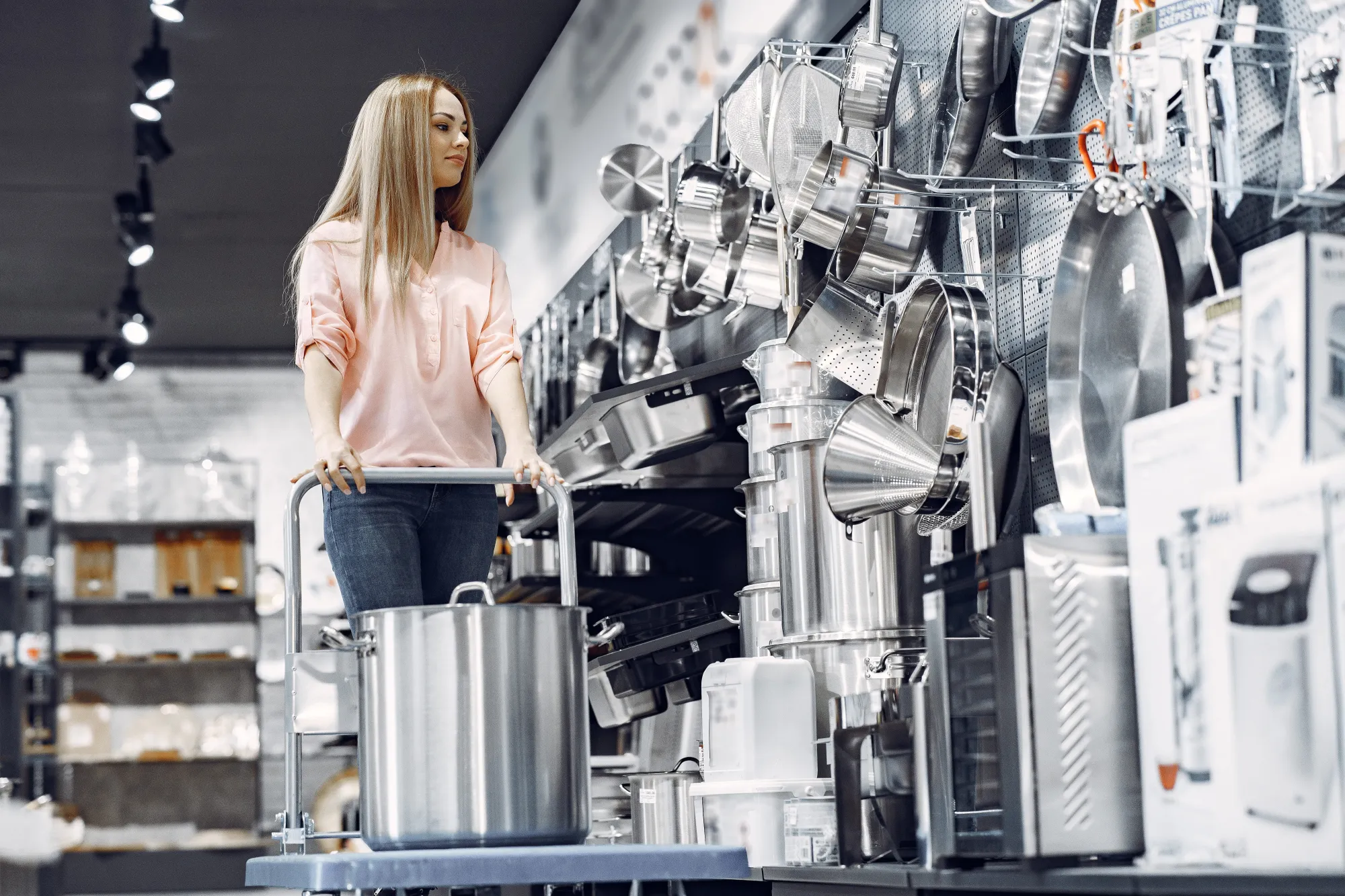 B2B Kitchenware Buying Guide for Restaurants, Cafés, and Hotels in UAE
