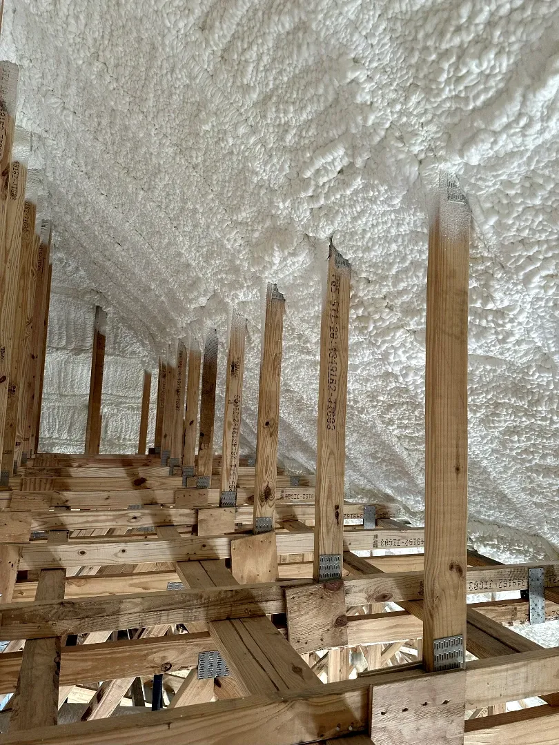 Why Do Jupiter, FL Homeowners Choose Spray Foam Over Other Insulation Types?
