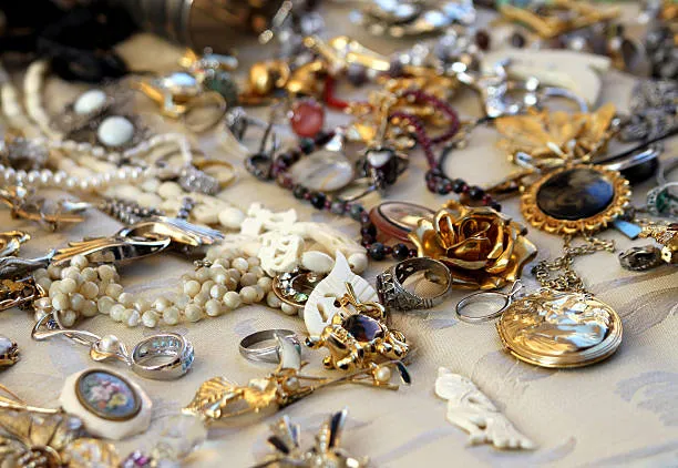 Timeless Estate Jewelry for Vintage Enthusiasts