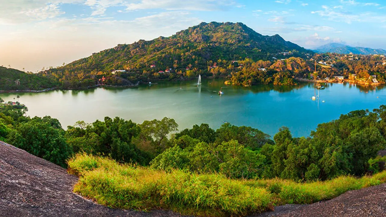 Udaipur to Mount Abu Tour: The Ultimate Sightseeing Guide