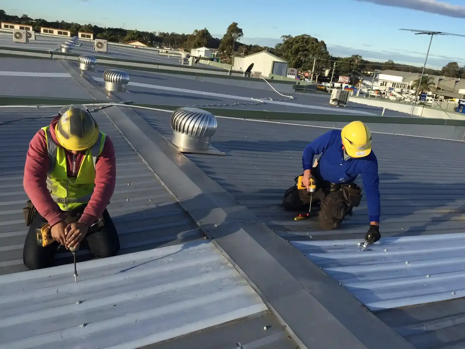 Why Metal Roofs Lose Their Shine and How to Restore Them Safely
