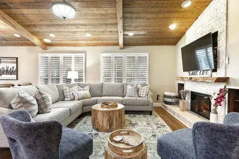 How a Lake LBJ Custom Home Builder Brings Your Vision to Life