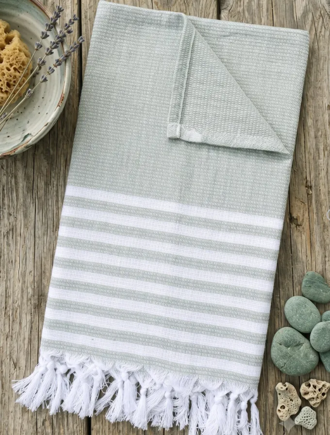 Handloom Cotton Bath Towels: Soft, Absorbent and Skin-Friendly
