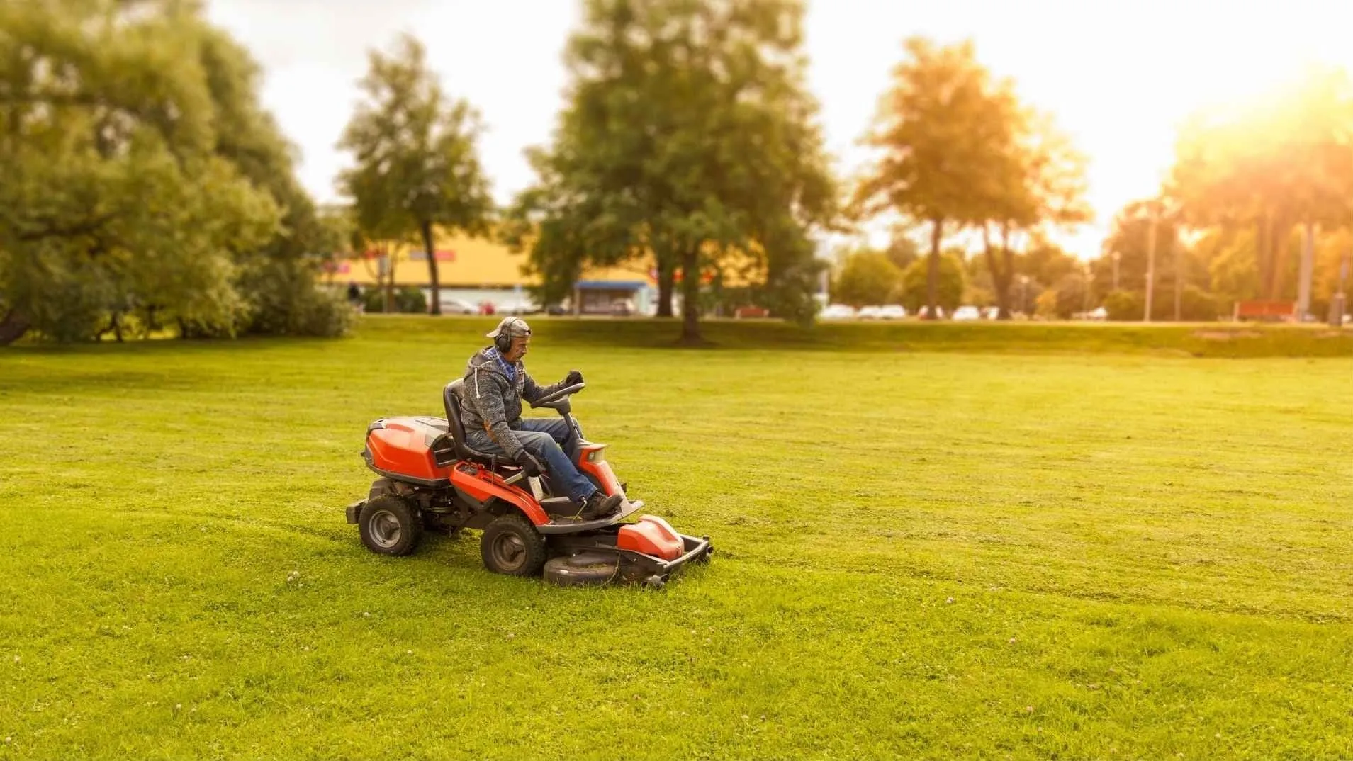 Why More Canadian Large-Property Owners Are Switching from Riding Lawn Mowers to Robotic Solutions