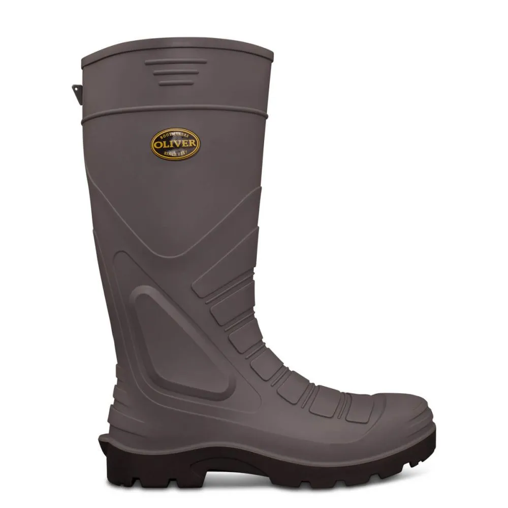 The Role of Gumboots in Farming: Keeping Your Feet Safe and Dry