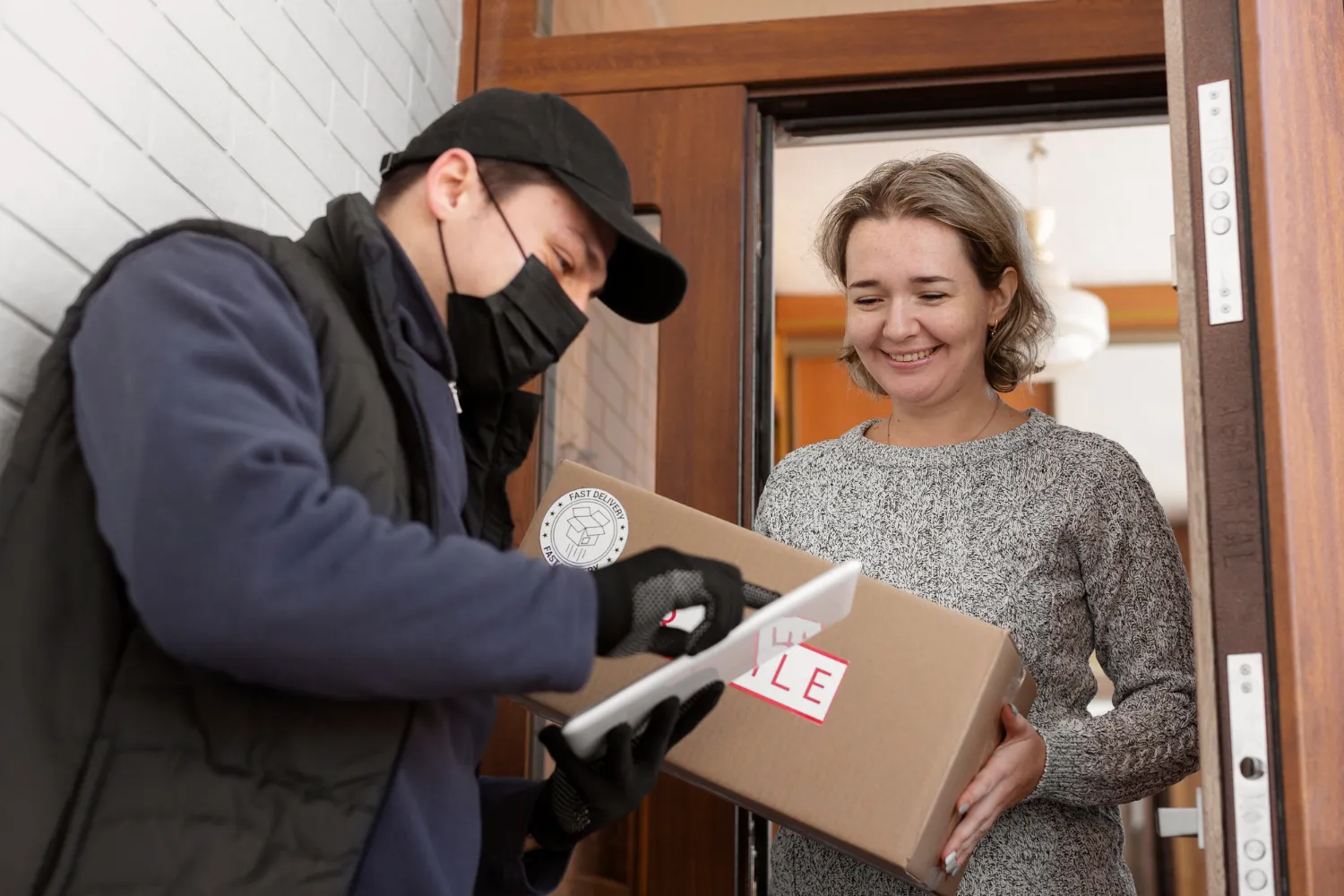How an Urgent Courier Service UK Keeps Supply Chains Running Smoothly