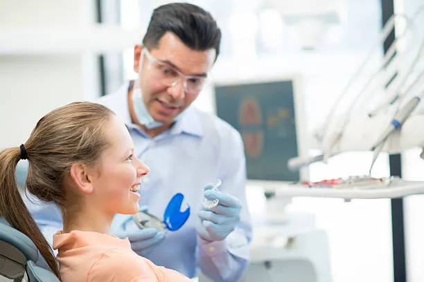 Benefits of Visiting an Invisalign Dentist for Customized Smile Solutions