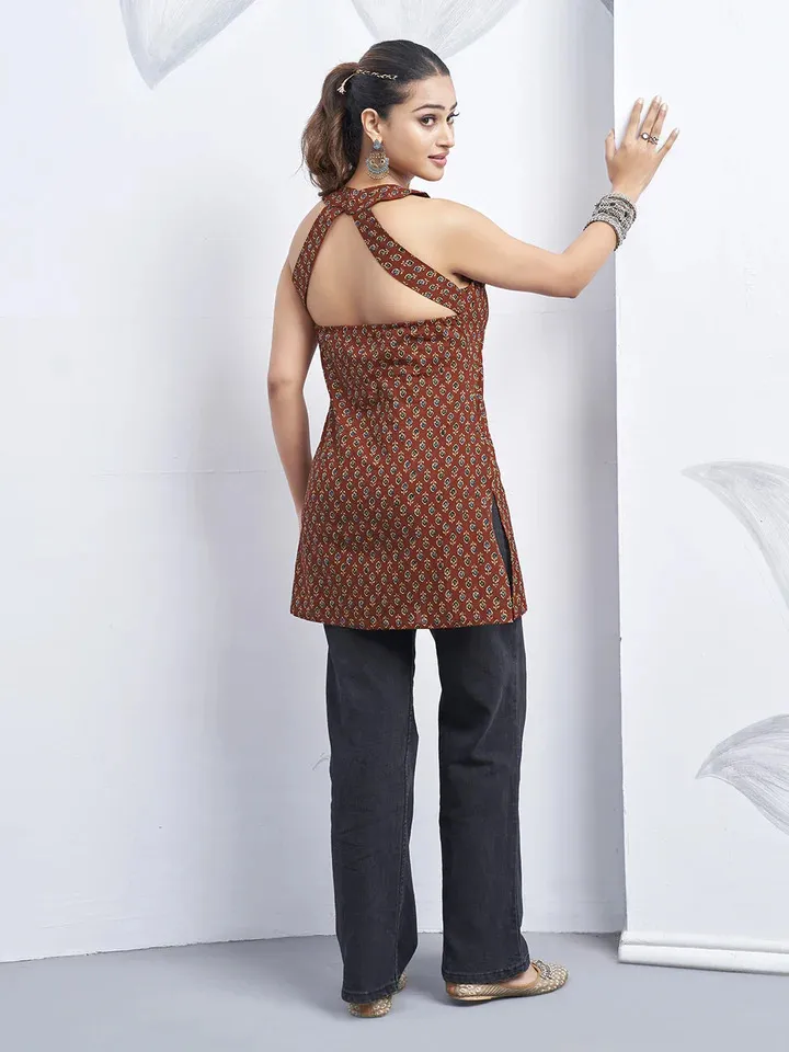 Short Kurti with Jeans: The Perfect Blend of Comfort and Style