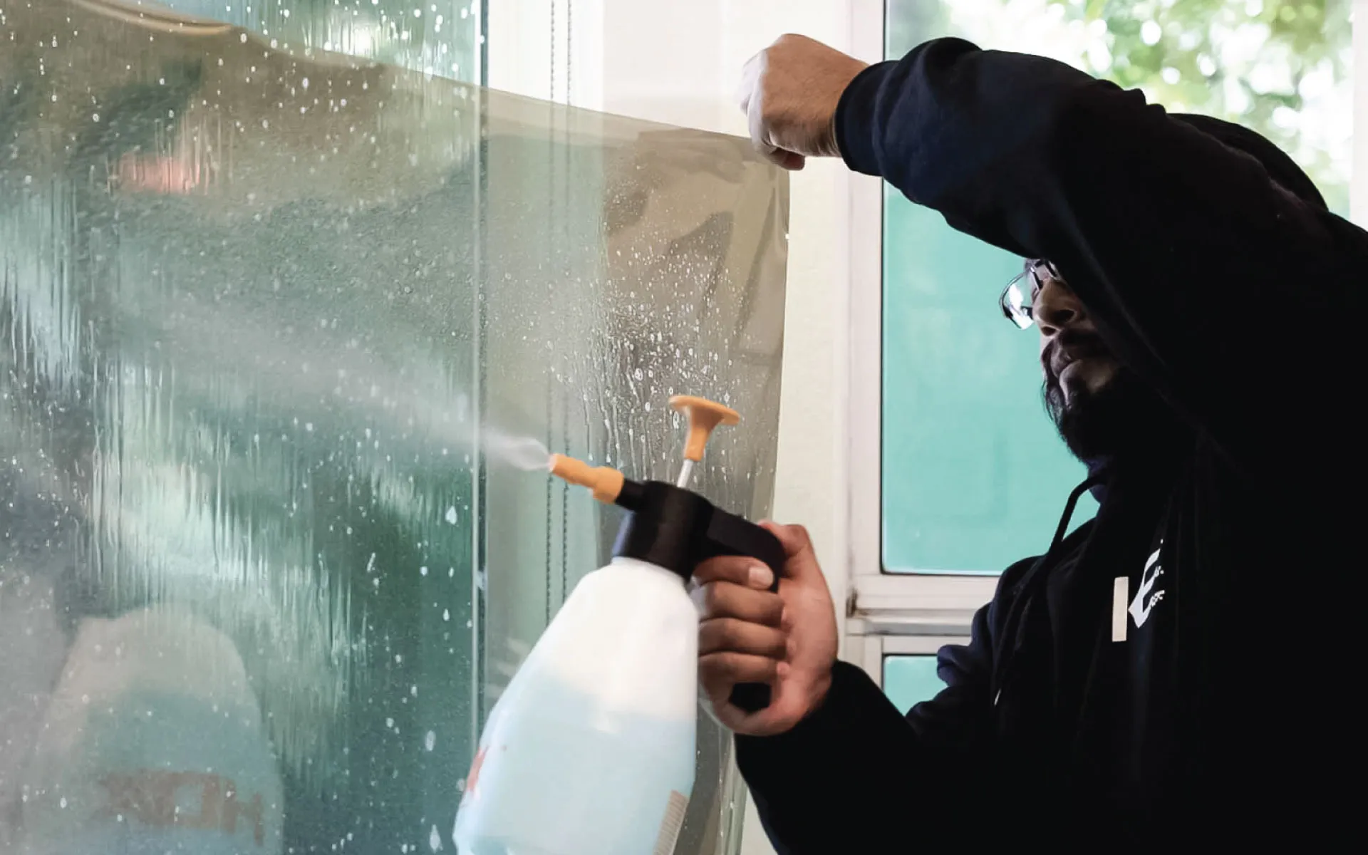How Window Tint Improves Comfort in Homes With Minimal Curtains