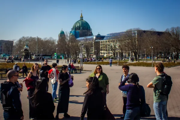 How a Free Berlin Walking Tour Helps You Experience Berlin Like a Local