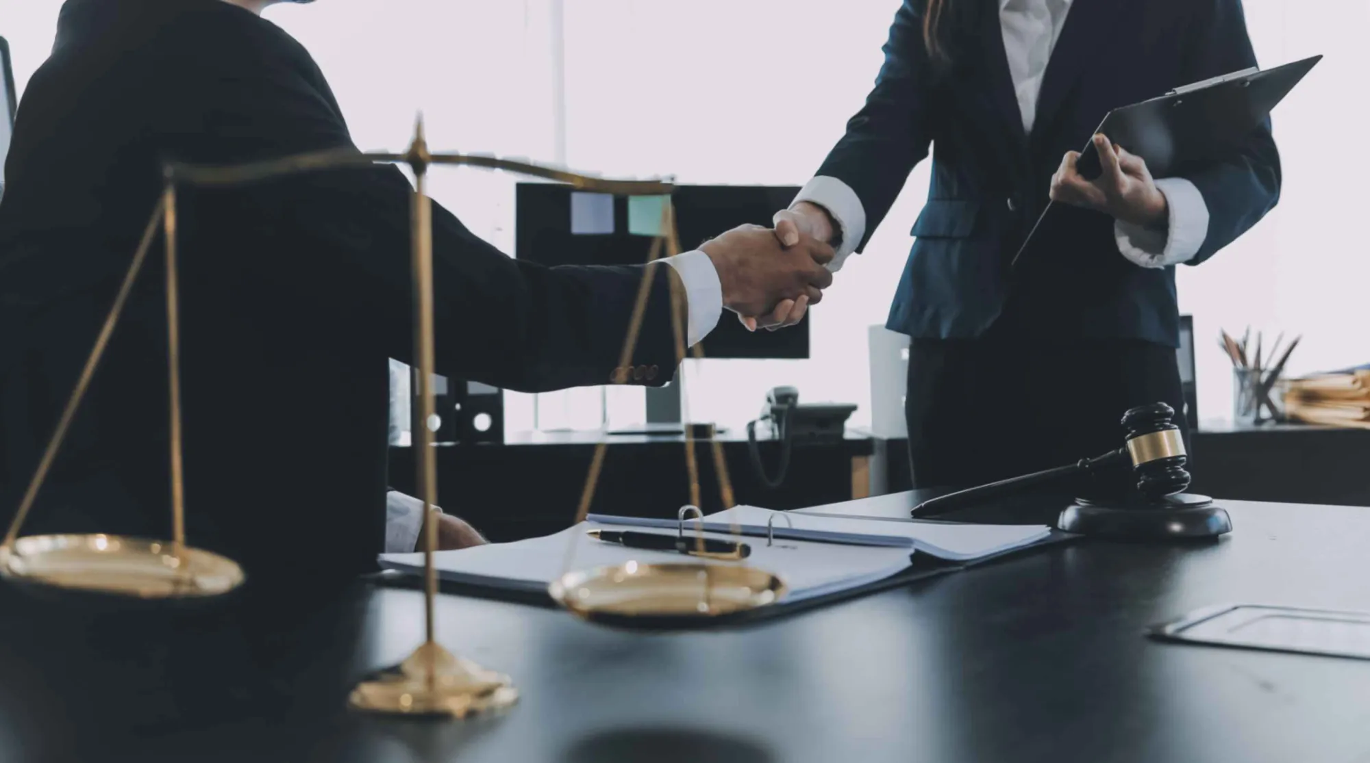 What Should You Look for When Choosing Corporate Legal Services Abu Dhabi?