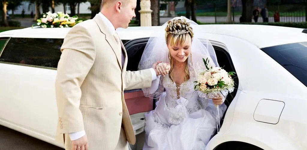 The Hidden Advantages Of Booking A Wedding Bus Rental Early