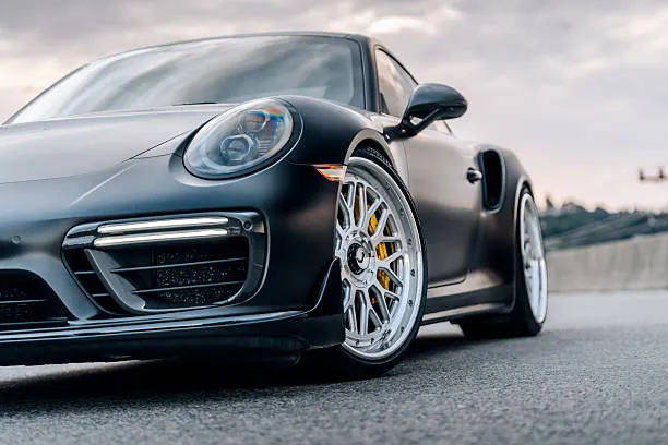Why Is Your Porsche Experiencing Tire Wear Problems? Expert Solutions from a Porsche Service Center