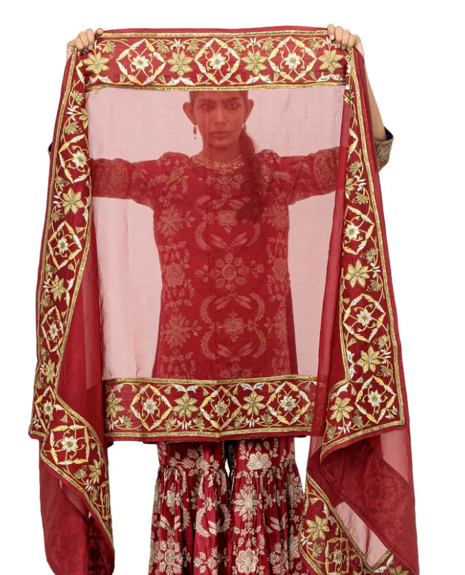 Raw Mango Designer Stoles: Redefining Traditional Elegance with Timeless Craftsmanship