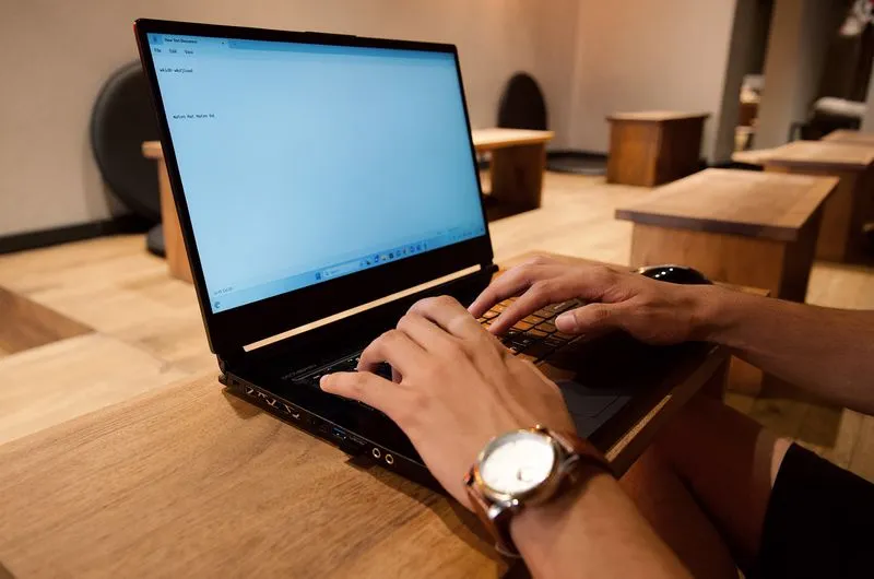 Choosing the Right Mobile Network for Business and Remote Work in Pakistan