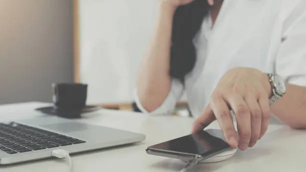 Top Benefits of Using a High Power Wireless Charger in Modern Spaces