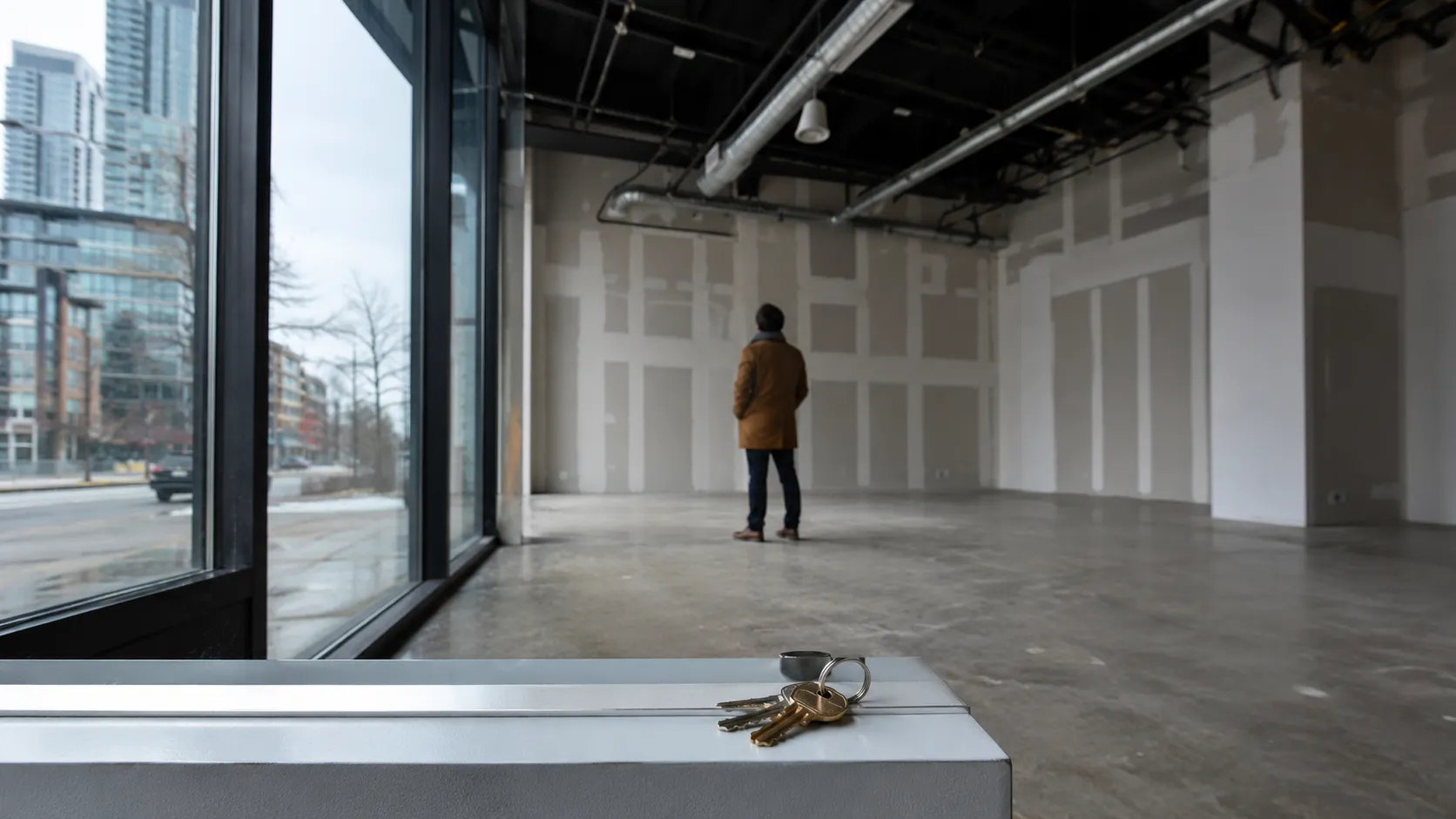 Signing a Commercial Lease in Toronto? Handle These 7 Things Before Move-In Day