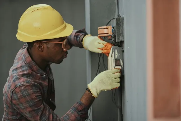 Why Business Owners Should Search for the Best Electrician in Bankstown?
